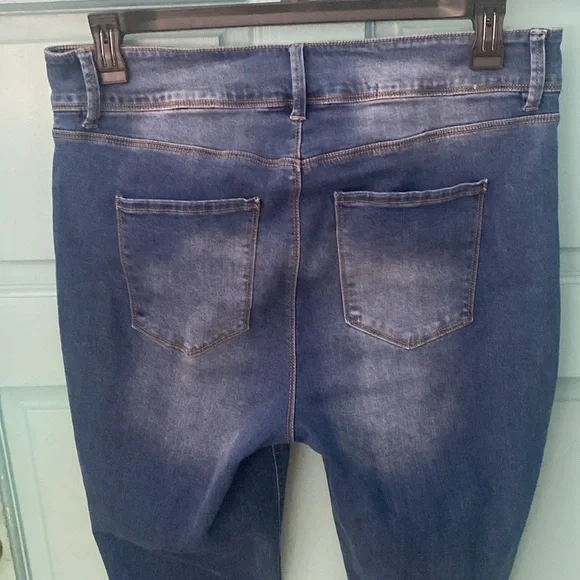 Royalty high/rise ankle denim jeans. Size 14 # 3430 - Picture 6 of 8